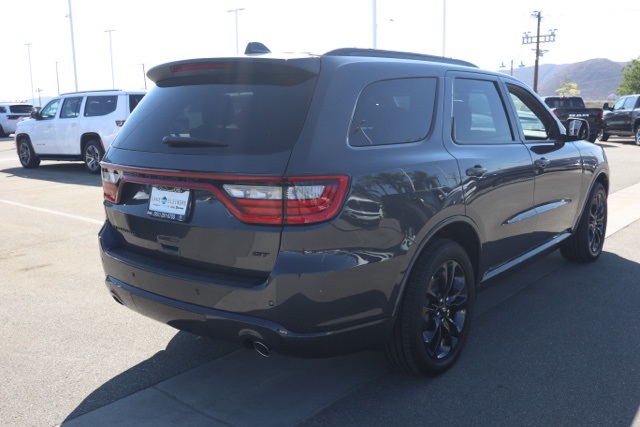 2025 Dodge Durango GT Blacktop photo 2