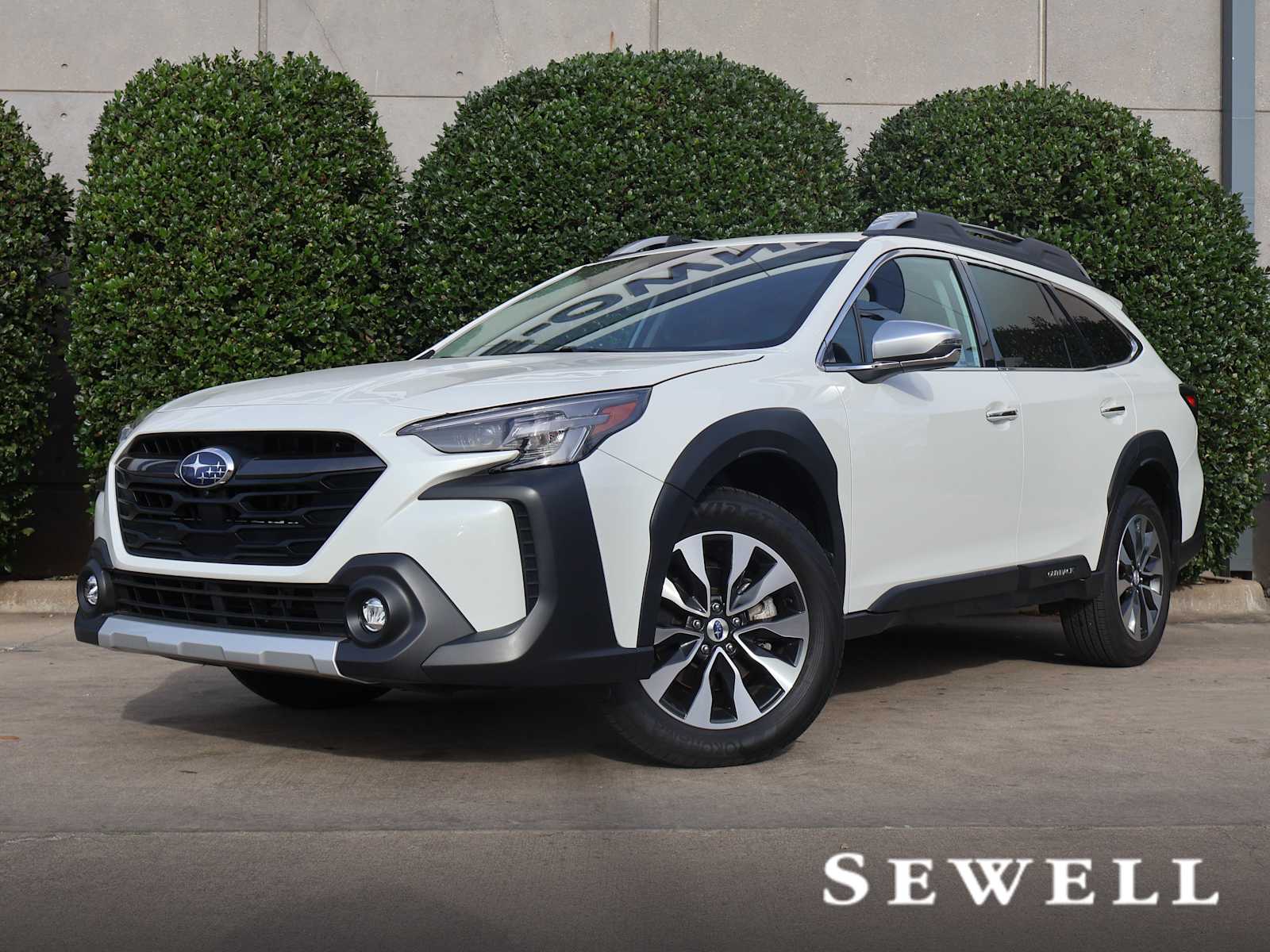 2024 Subaru Outback Touring's photo