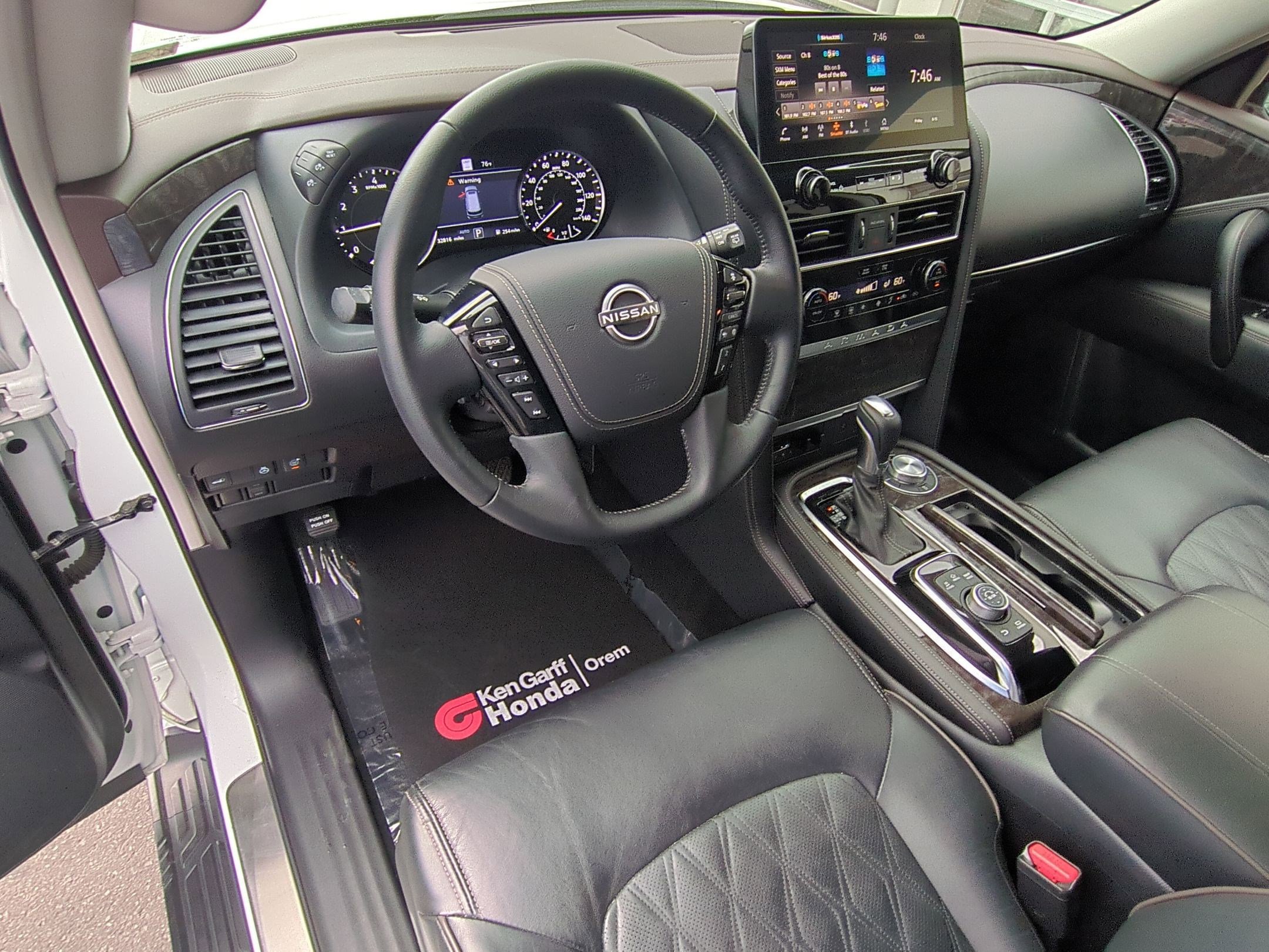 2023 Nissan Armada Platinum photo 13