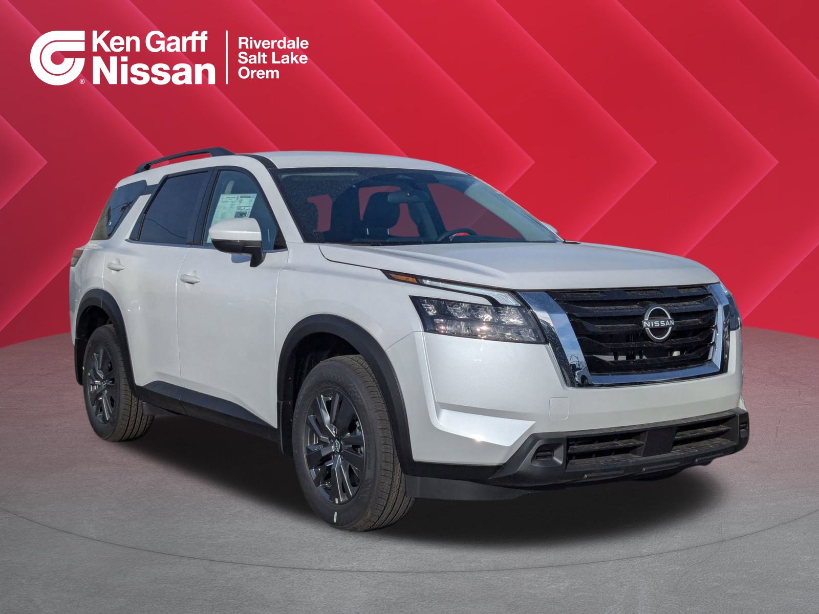 2025 Nissan Pathfinder SV's photo