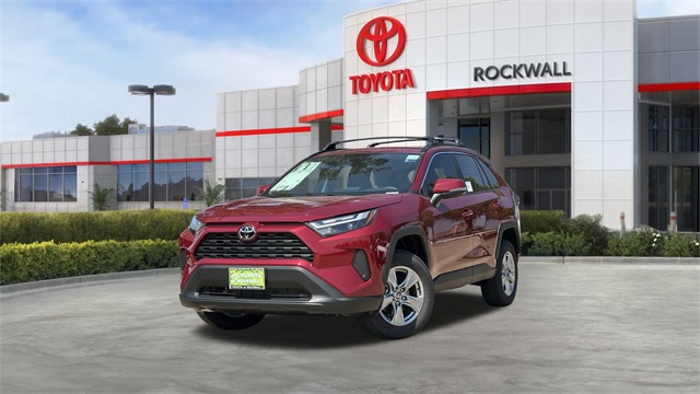 2025 Toyota RAV4 XLE's photo