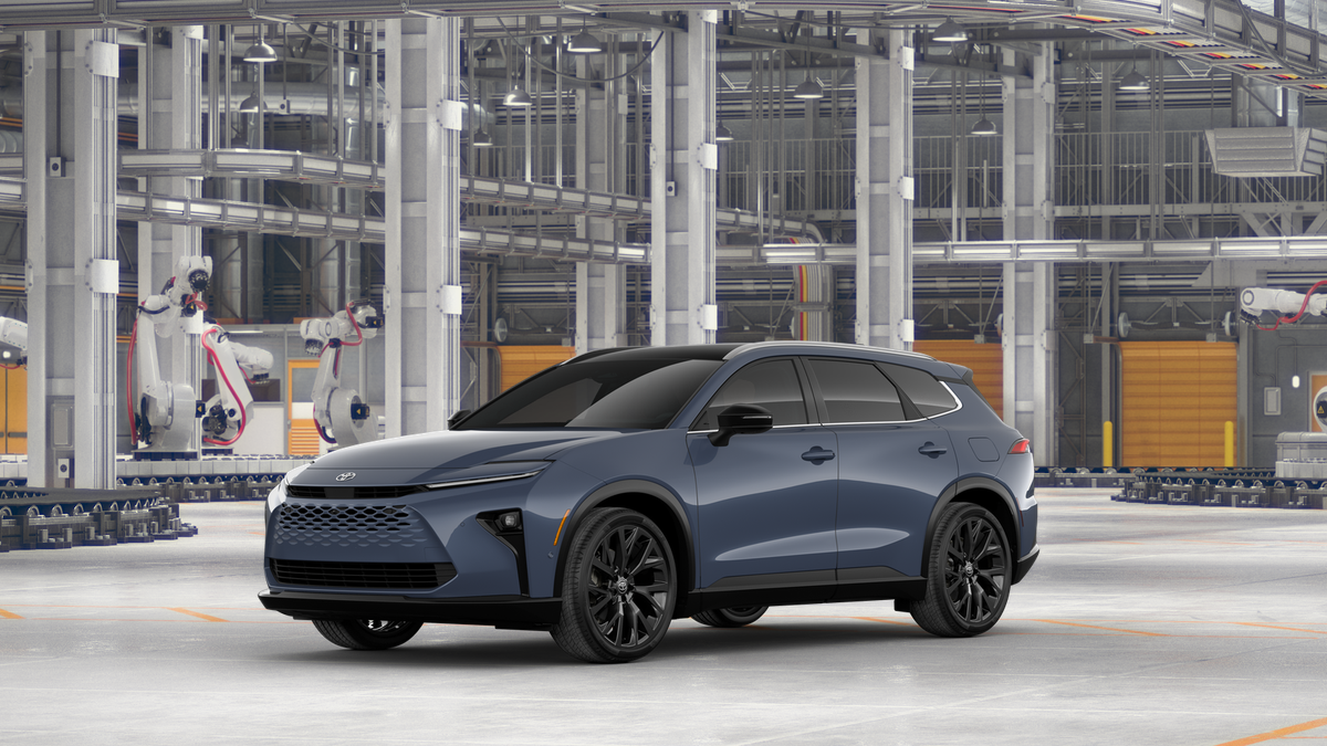 2025 Toyota Crown Signia Limited photo 2