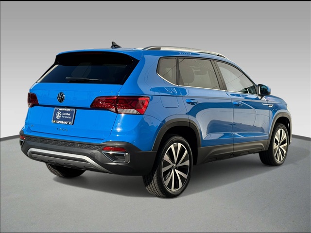 2023 Volkswagen Taos SE photo 3