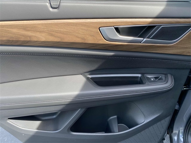 2025 Volkswagen Atlas SE Technology photo 4