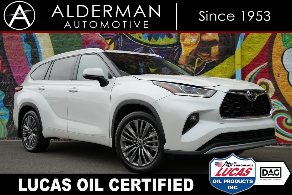 2021 Toyota Highlander Platinum's photo