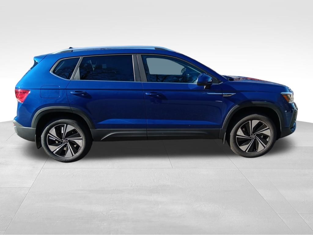 2024 Volkswagen Taos SE photo 5