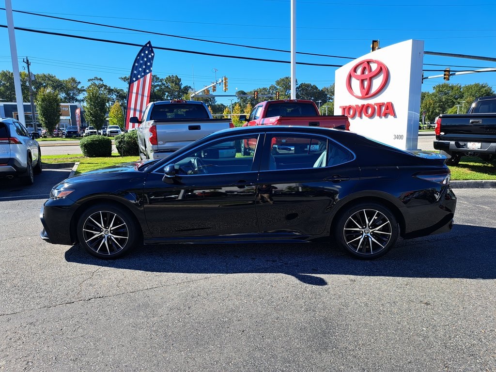 2022 Toyota Camry SE photo 11
