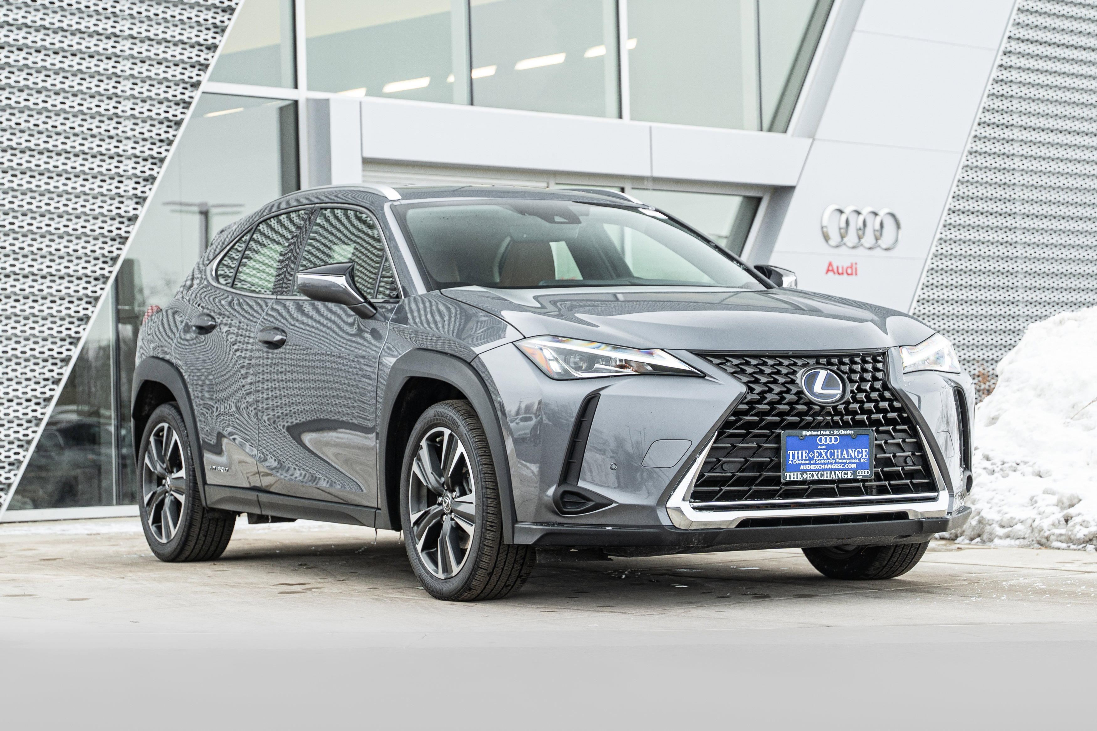2020 Lexus UX Hybrid 250h's photo