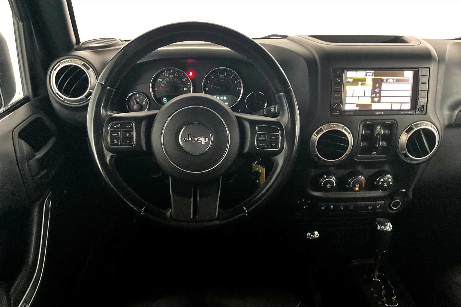 2016 Jeep Wrangler Unlimited Sahara photo 5