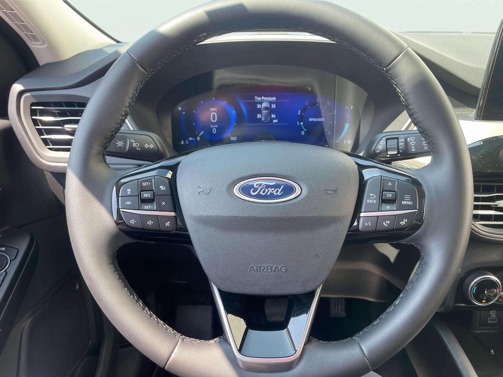 2022 Ford Escape SEL photo 17