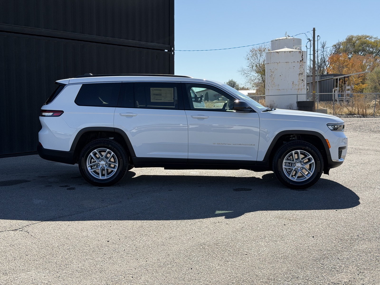 2025 Jeep Grand Cherokee Laredo X photo 4