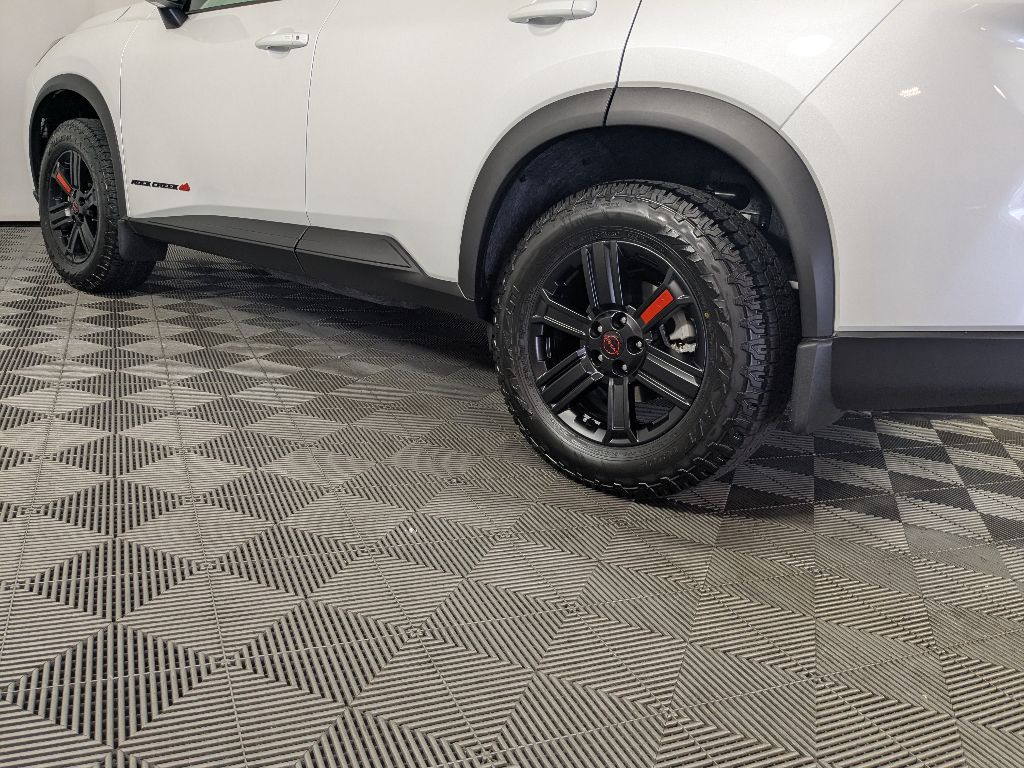 2026 Nissan Rogue SV photo 4