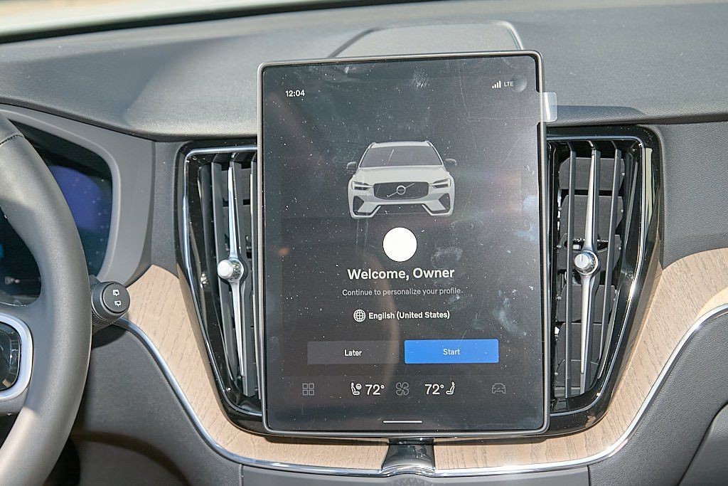 2026 VOLVO XC60 - Image 25