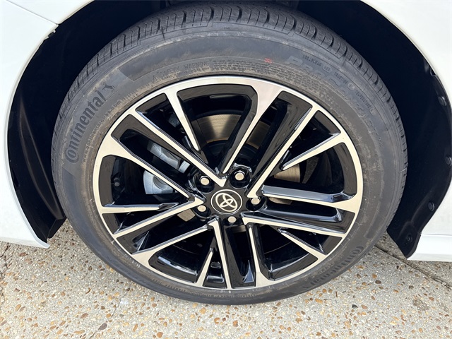 2025 Toyota Camry XLE photo 9
