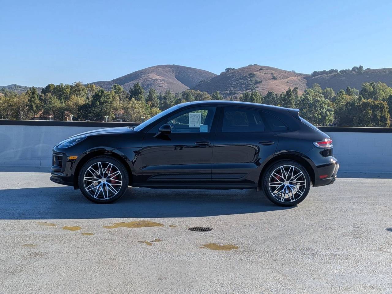 2024 Porsche Macan S photo 2