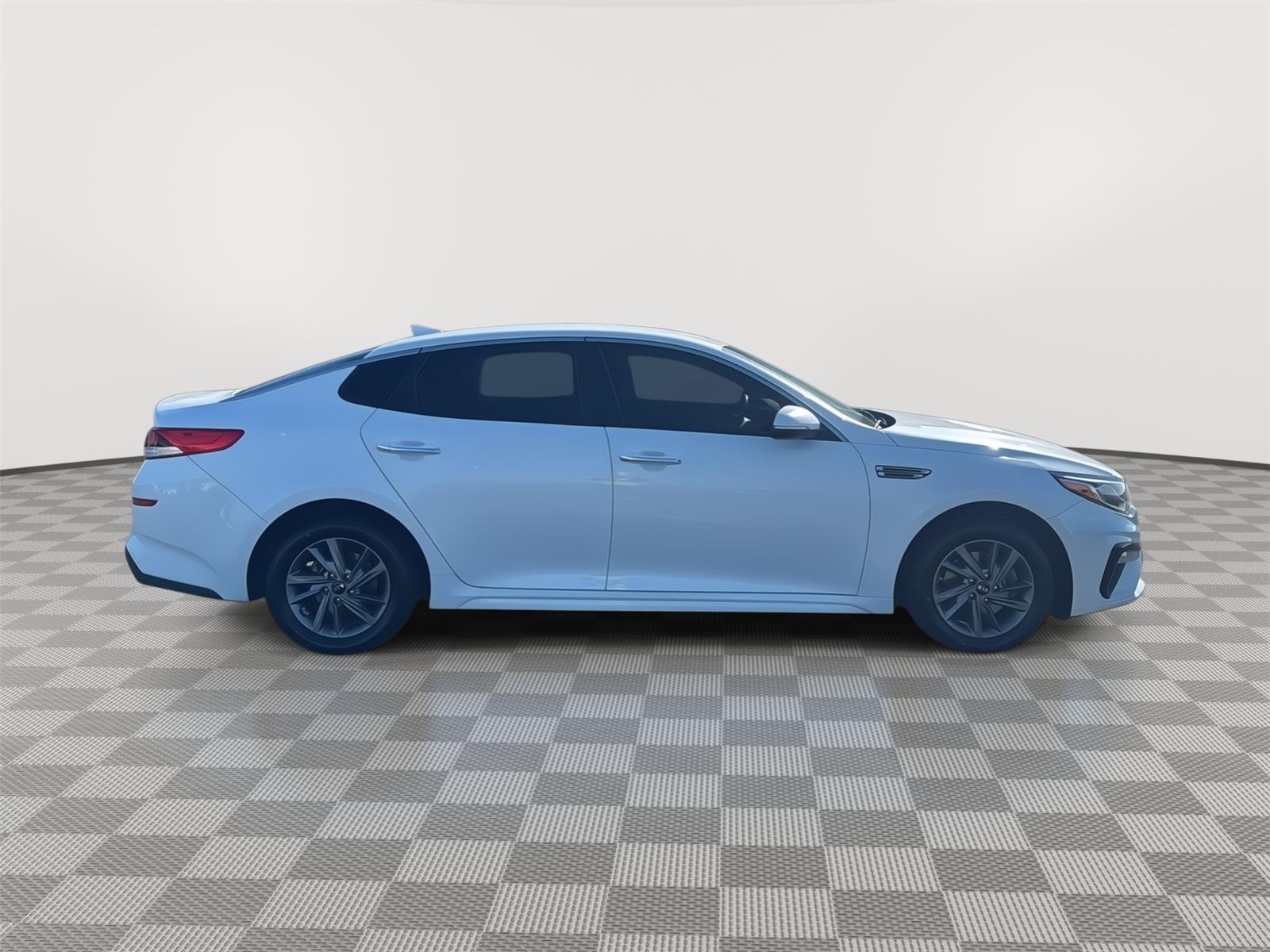 2020 Kia Optima LX photo 6