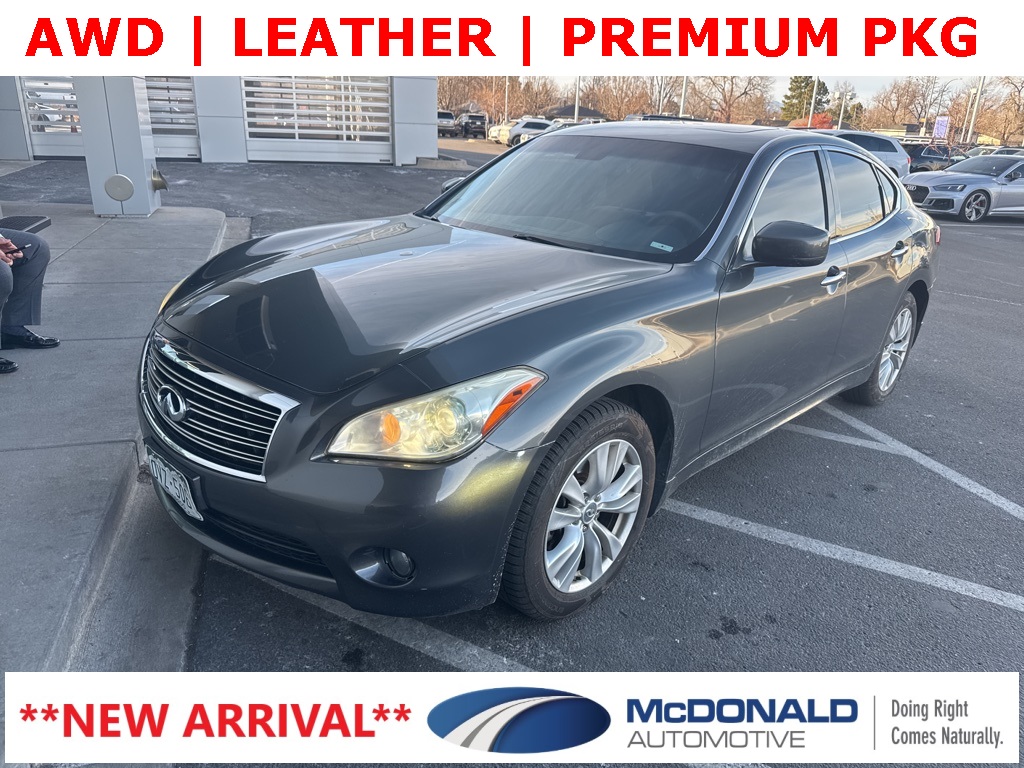 2011 INFINITI M 37's photo