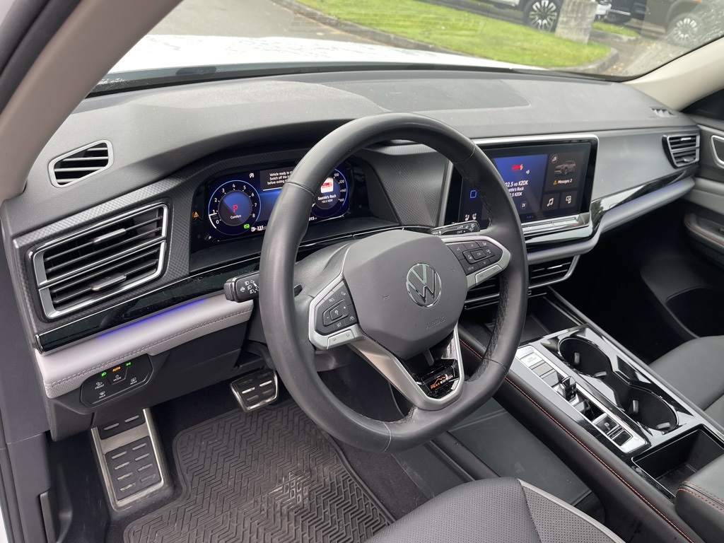 2024 Volkswagen Atlas Peak Edition SE Technology photo 3