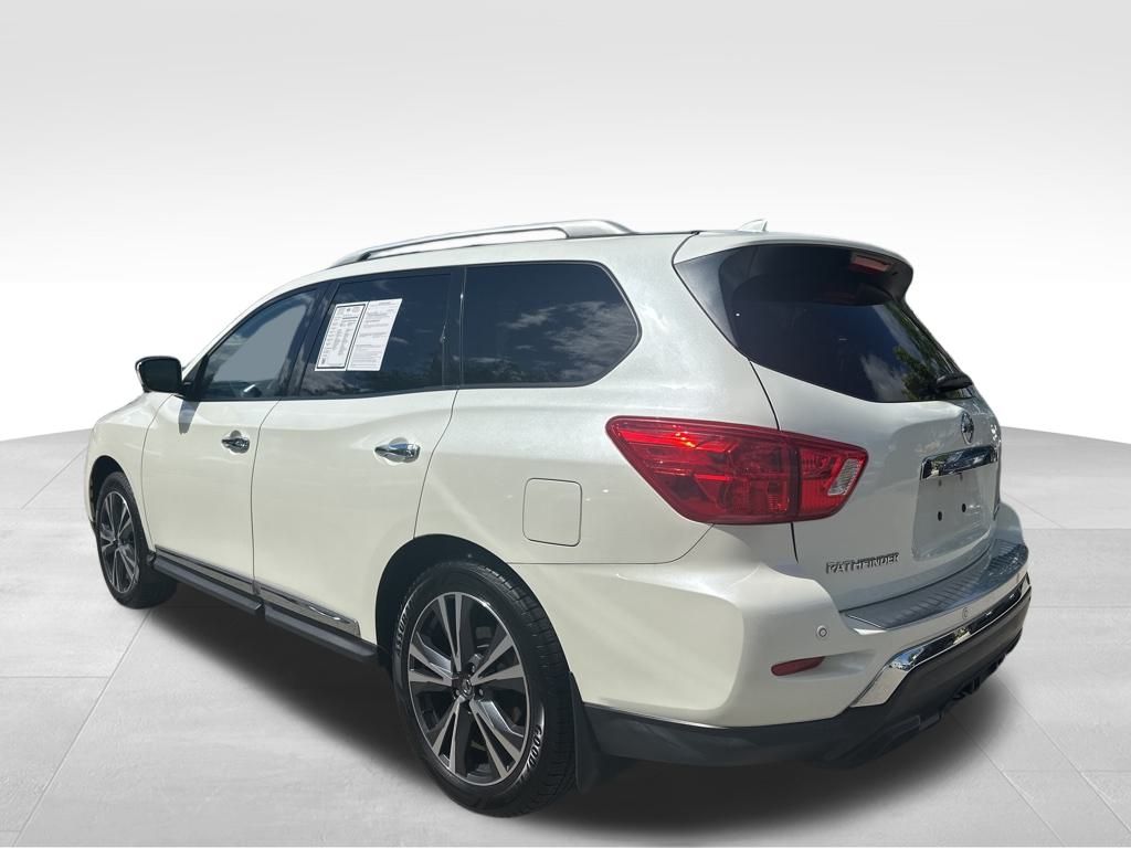 2020 Nissan Pathfinder Platinum photo 5