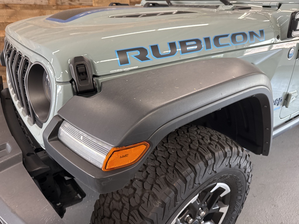 2024 Jeep Wrangler Rubicon 4xe photo 9