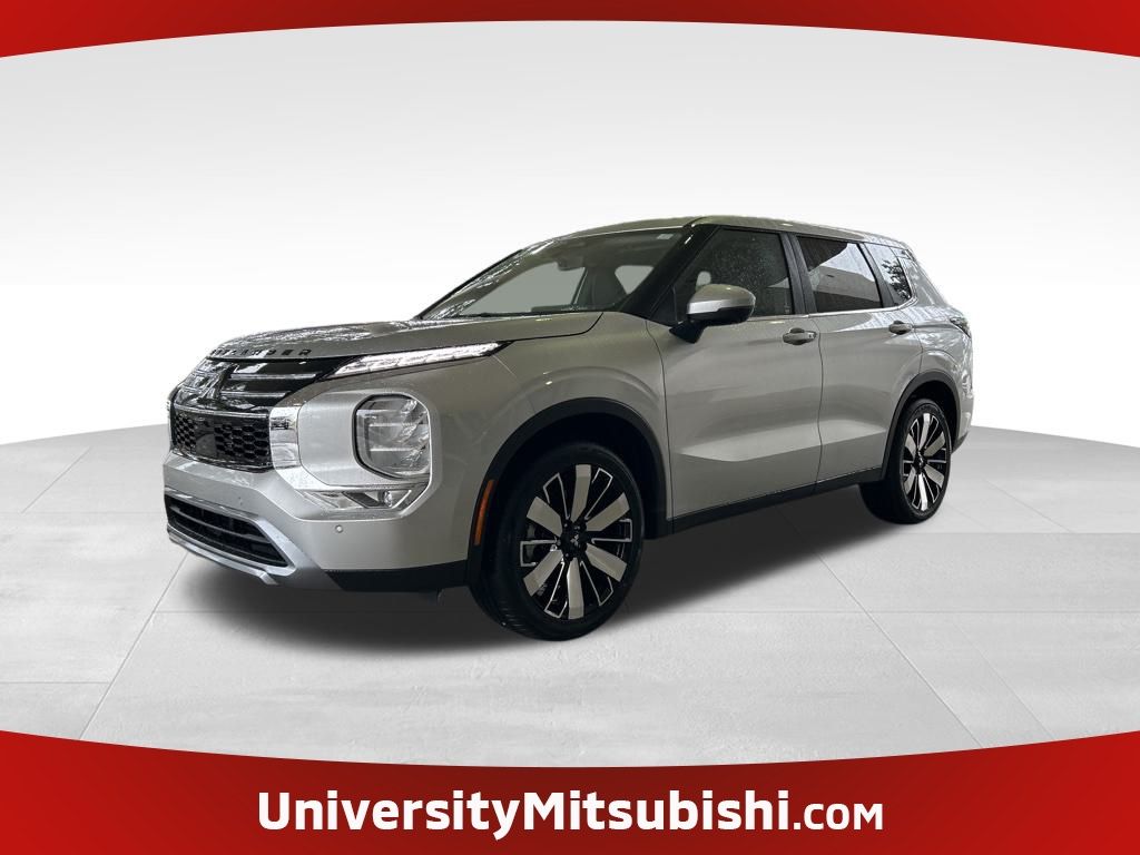 2026 Mitsubishi Outlander SE's photo