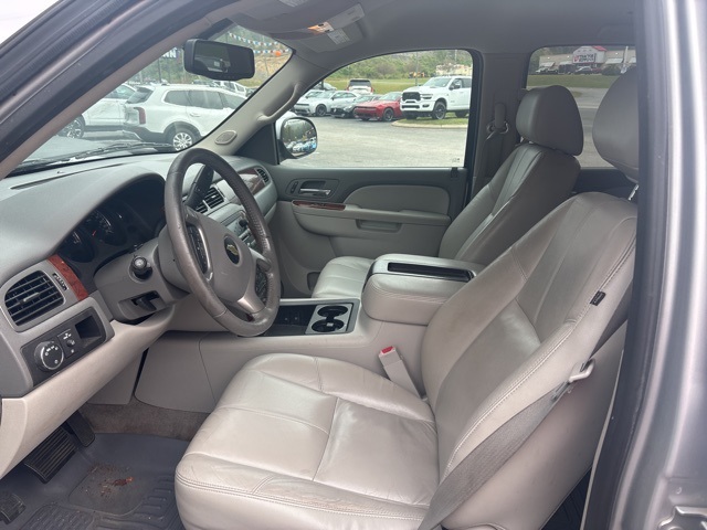 2014 Chevrolet Tahoe LT photo 2