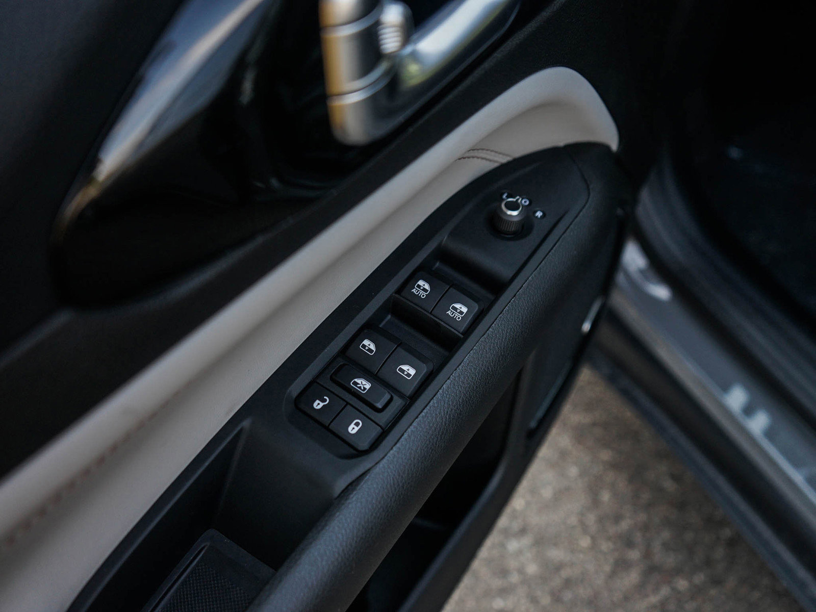 2025 Jeep Compass Limited photo 17