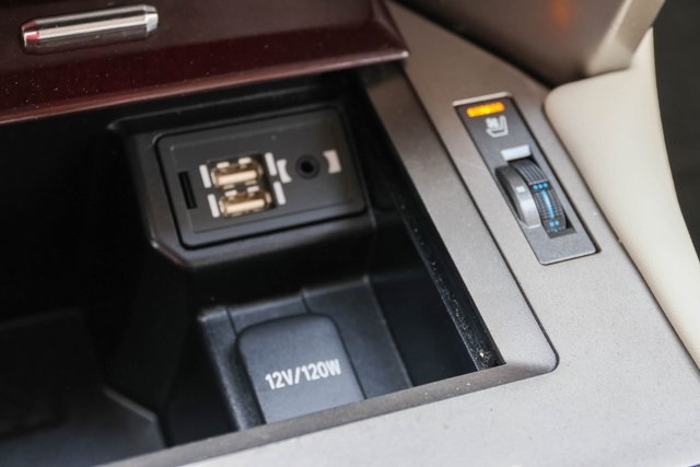 Used 2019 Red Lexus 460 Luxury image 26