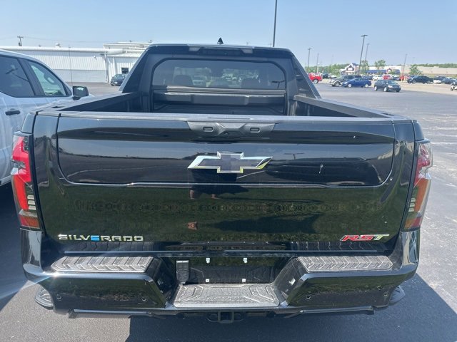 2025 Chevrolet Silverado EV RST photo 3