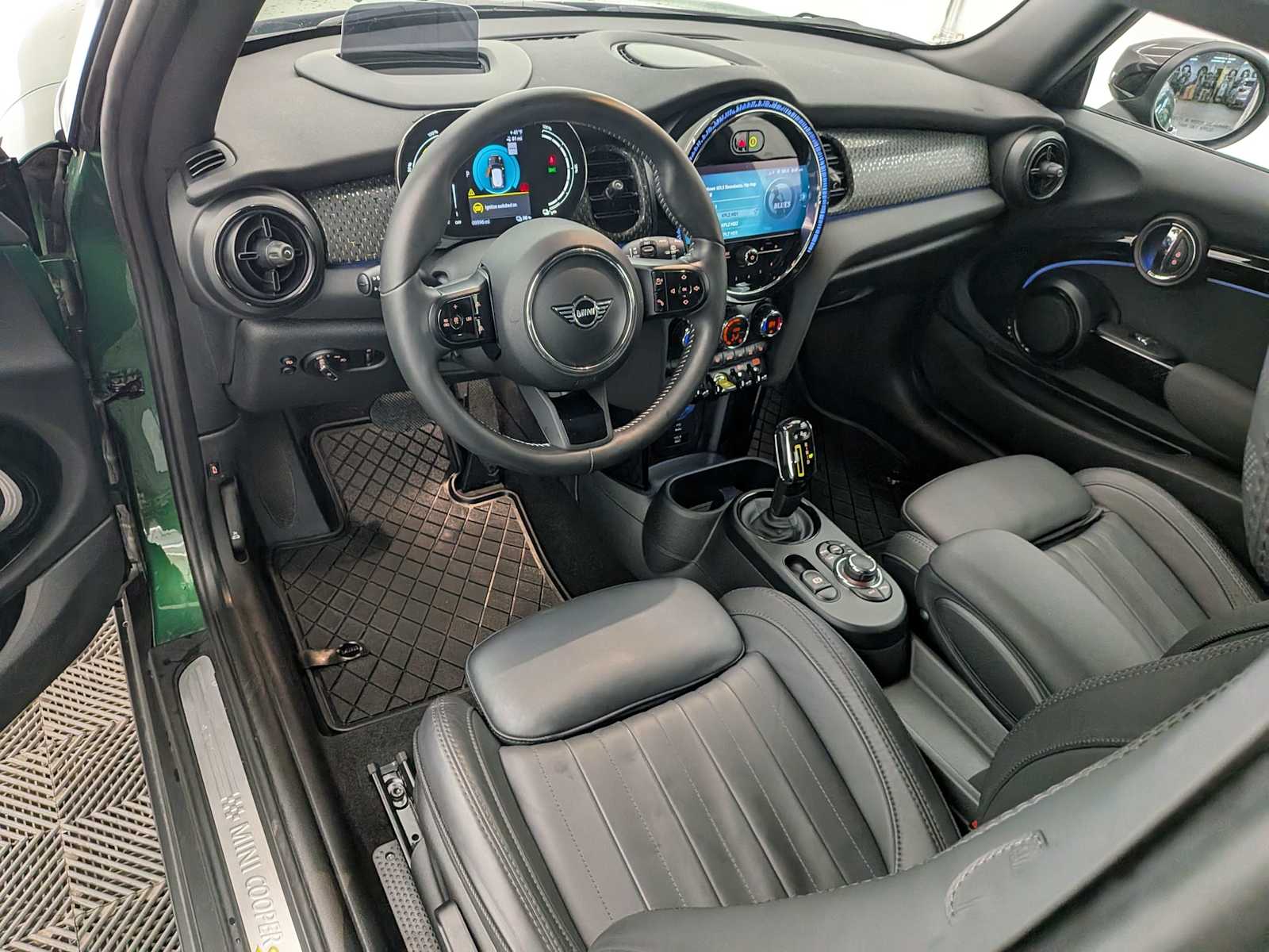 Used 2022 MINI Hardtop 2 Door SE with VIN WMW13DJ03N2R37550 for sale in Spokane, WA