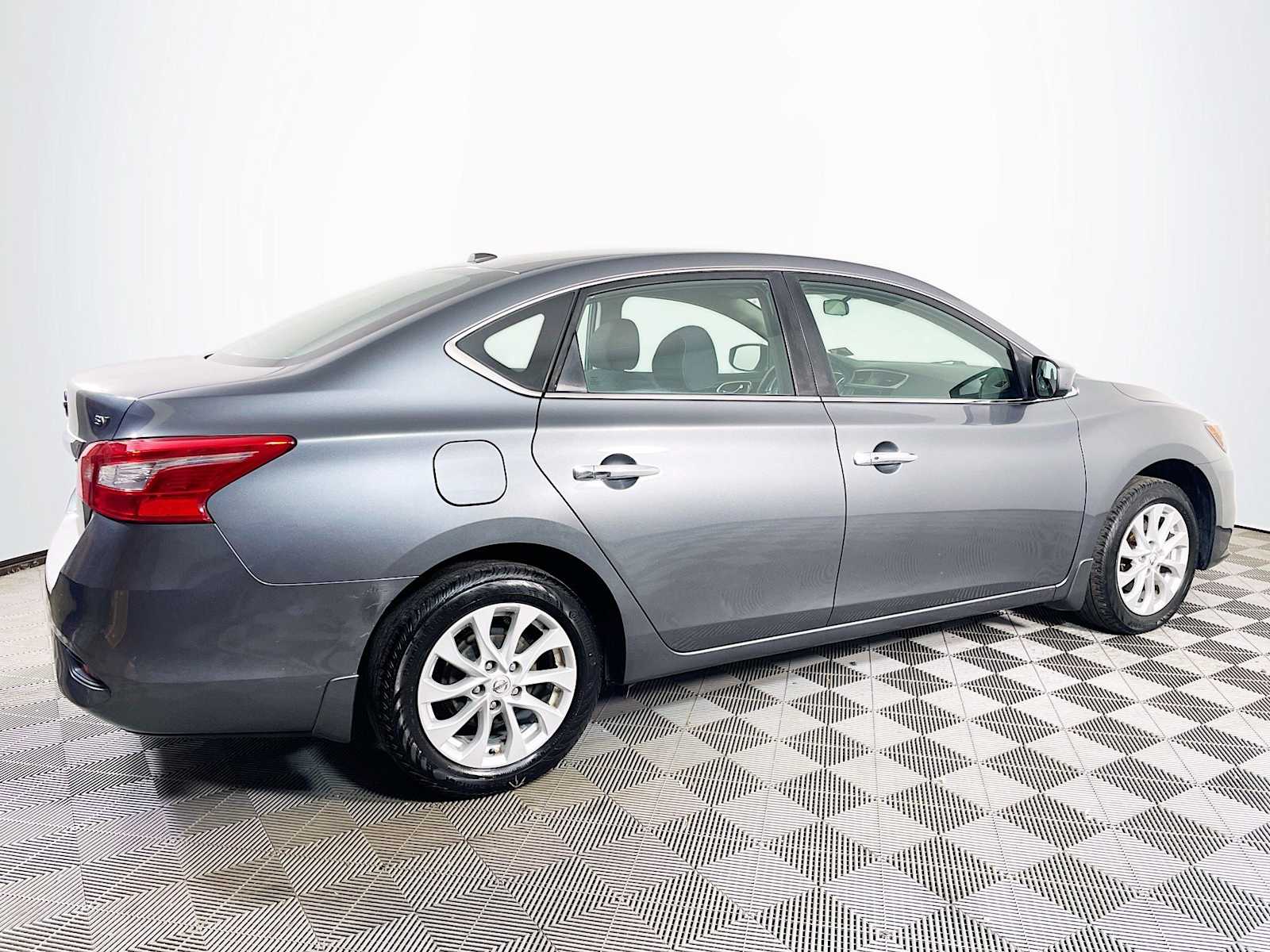 2019 Nissan Sentra SV photo 4