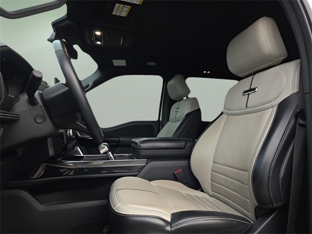 2023 Ford F-150 Lightning Platinum photo 9