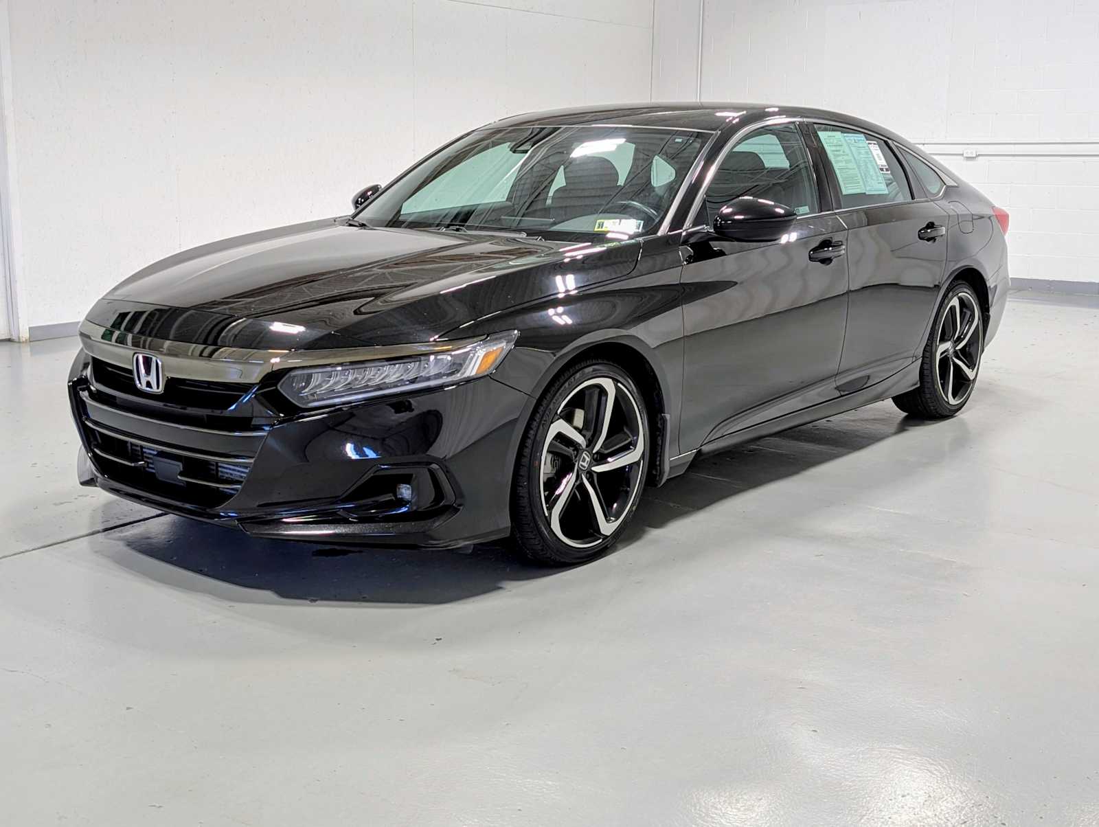 2022 Honda Accord Sport's photo