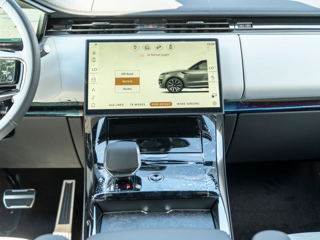 2025 Land Rover Range Rover Sport SE photo 17
