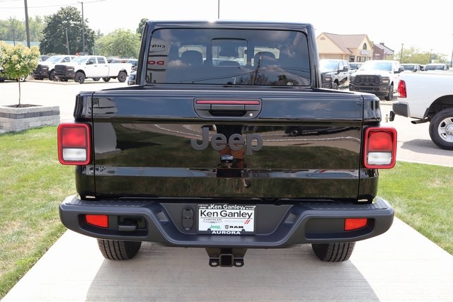 2025 Jeep Gladiator Sport S photo 26