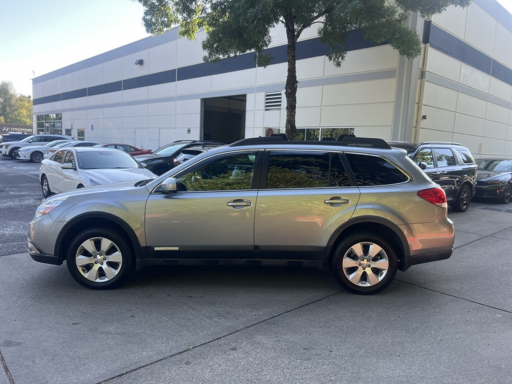 2010 Subaru Outback 2.5i photo 5