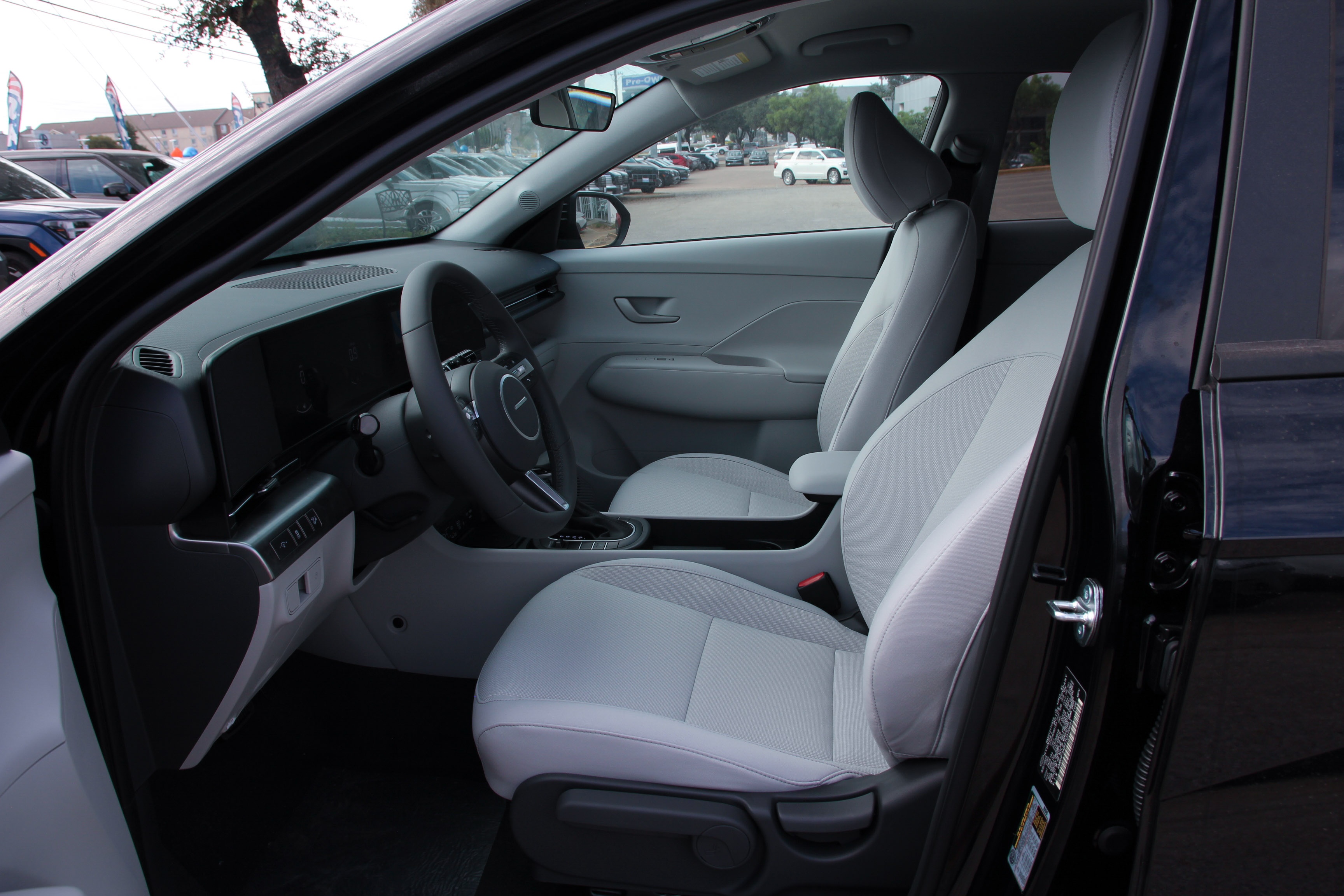 2026 Hyundai Kona SEL photo 7