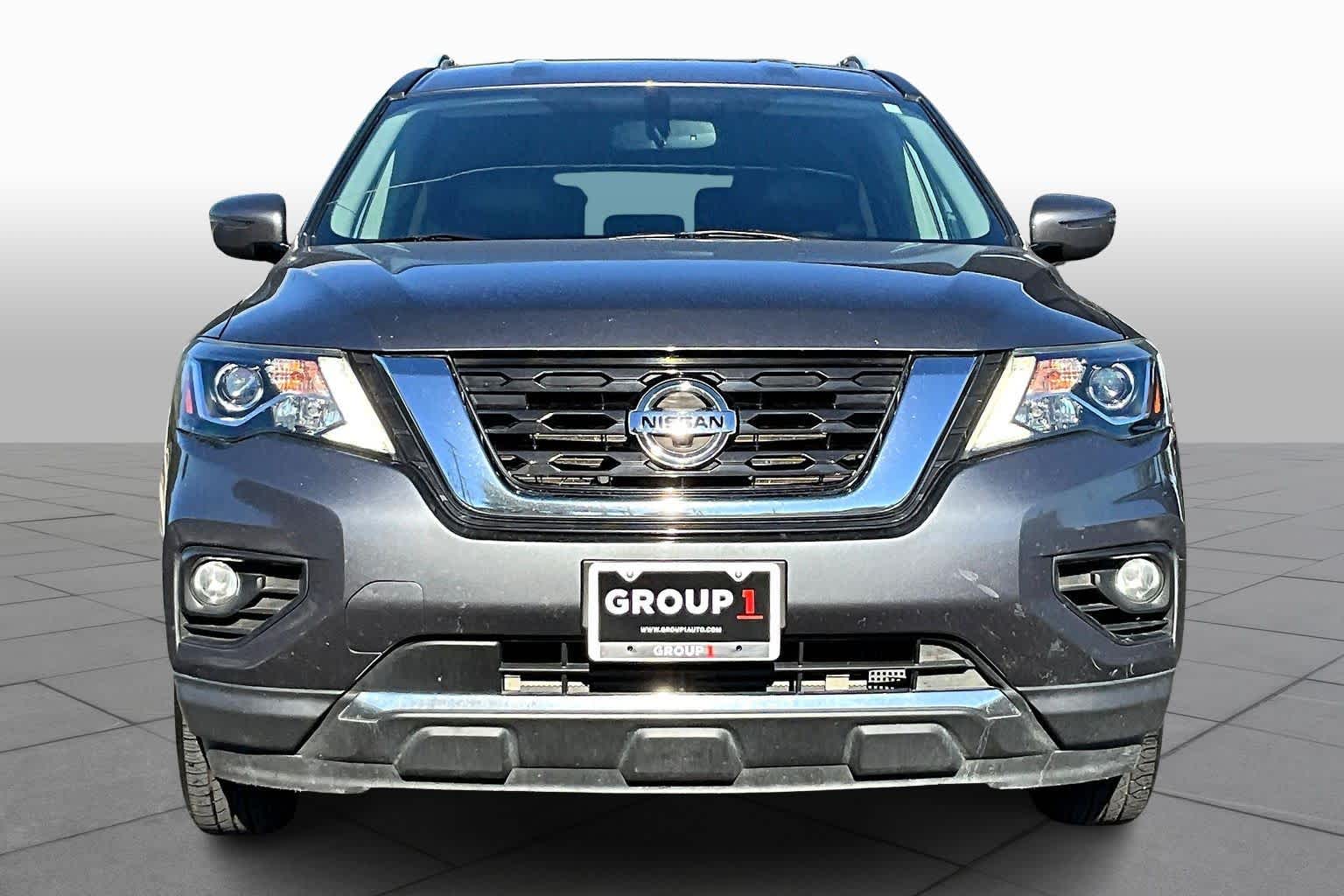 2019 Nissan Pathfinder SL photo 3