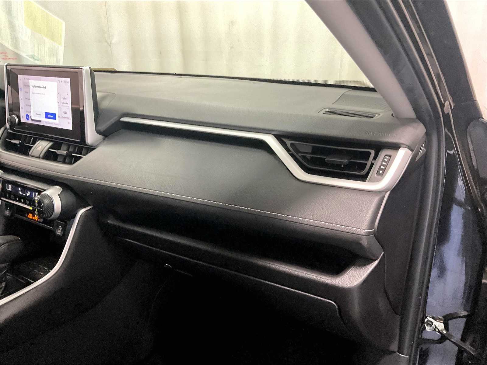 2023 Toyota RAV4 XLE photo 13