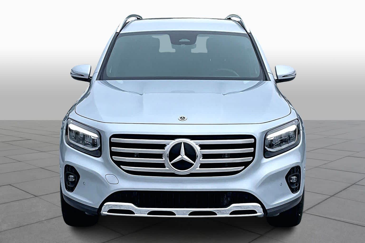 2025 Mercedes Benz GLB 250 photo 3
