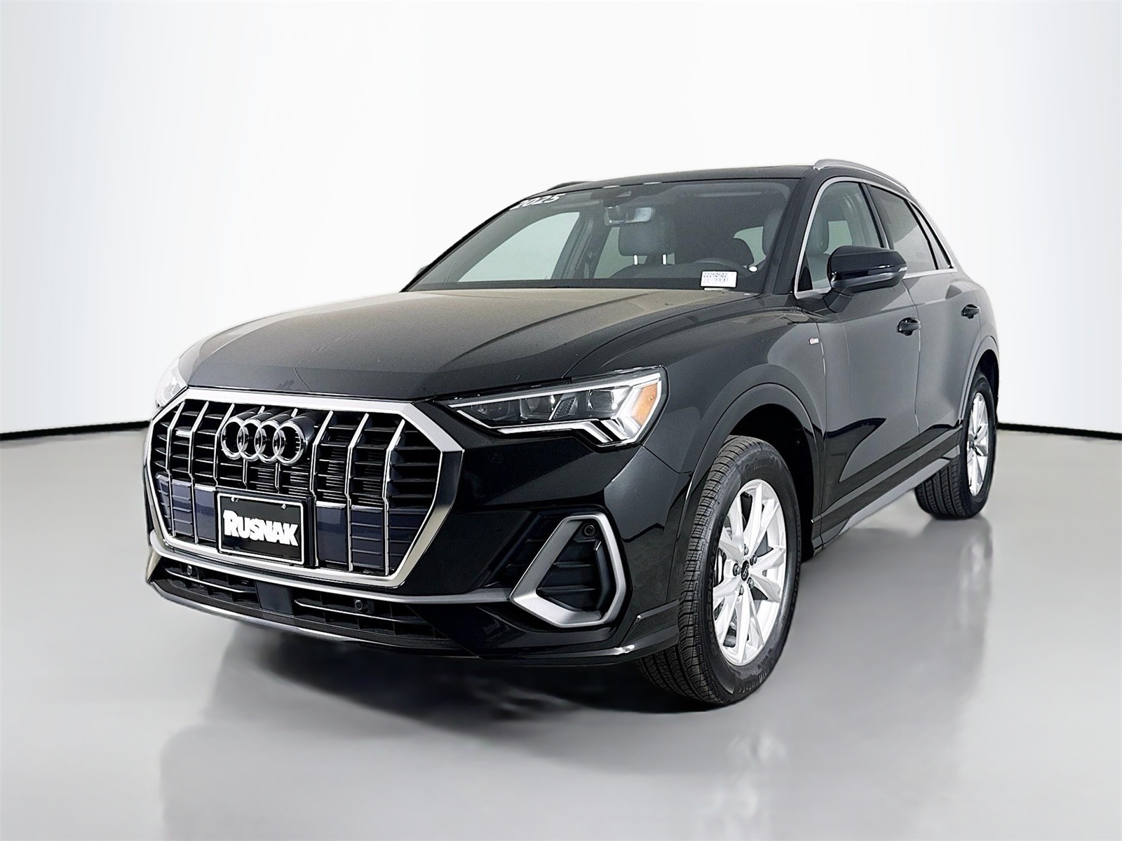 2025 Audi Q3 S line Premium photo 3