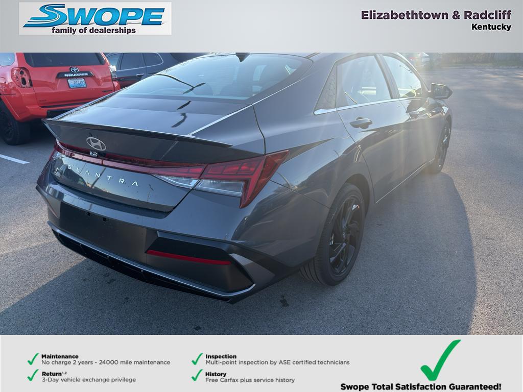 2026 Hyundai Elantra SEL Sport photo 3