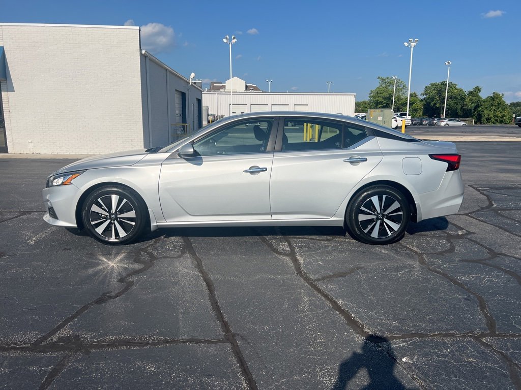 2022 Nissan Altima 2.5 SV photo 4