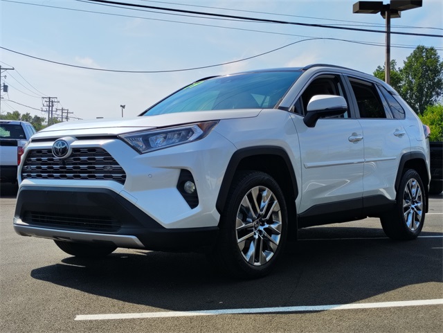 2019 Toyota RAV4 Limited photo 9