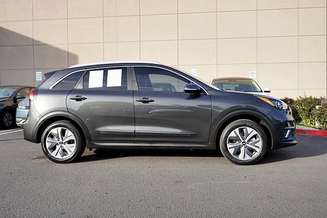 Used 2022 Gray Kia EX Premium image 6