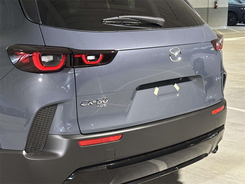 2025 Mazda CX-50 Premium photo 11