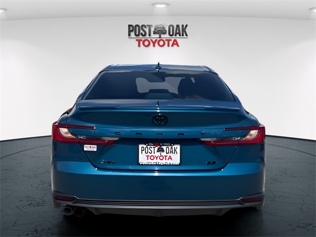 2025 Toyota Camry SE photo 7