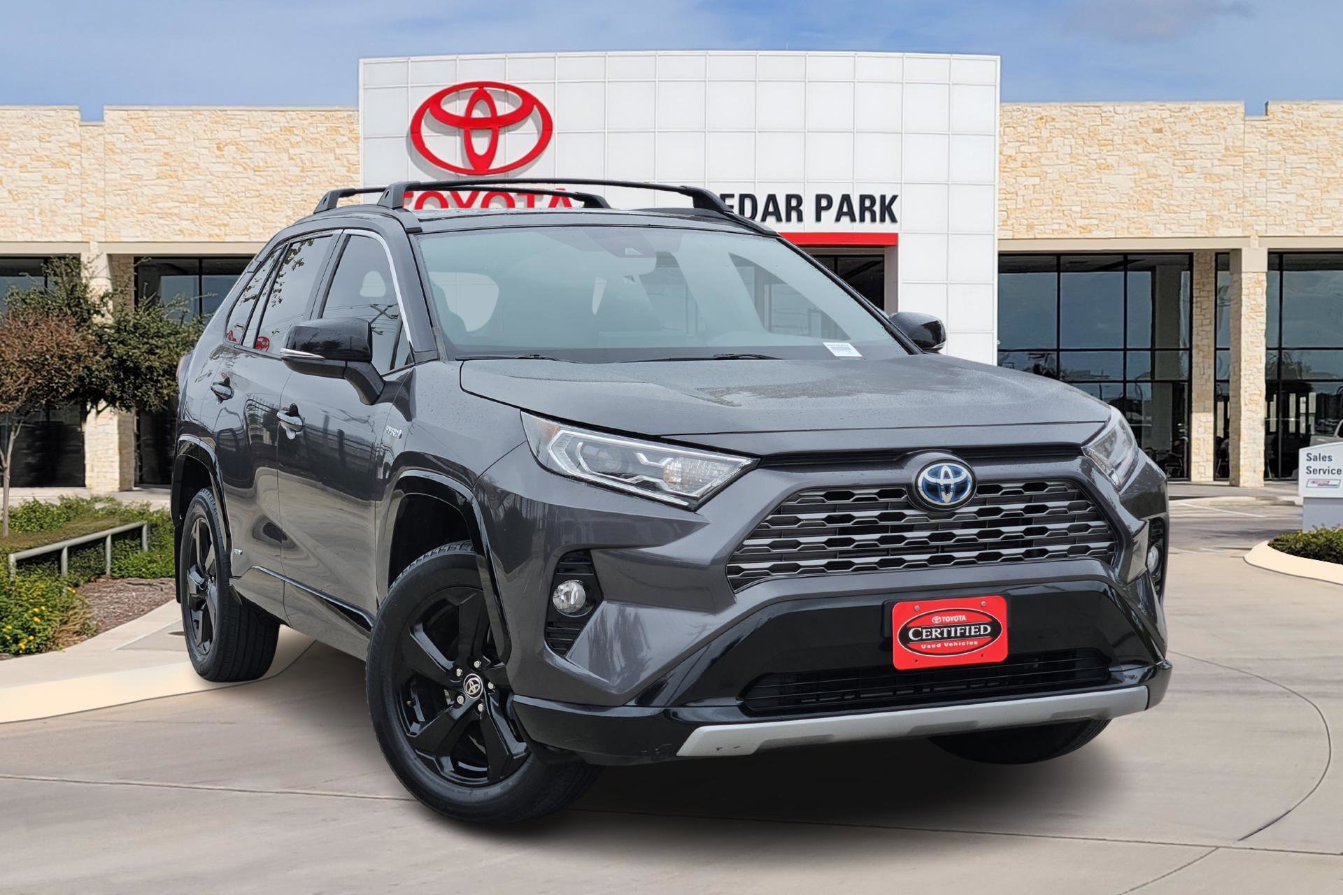 2021 Toyota RAV4 XSE's photo