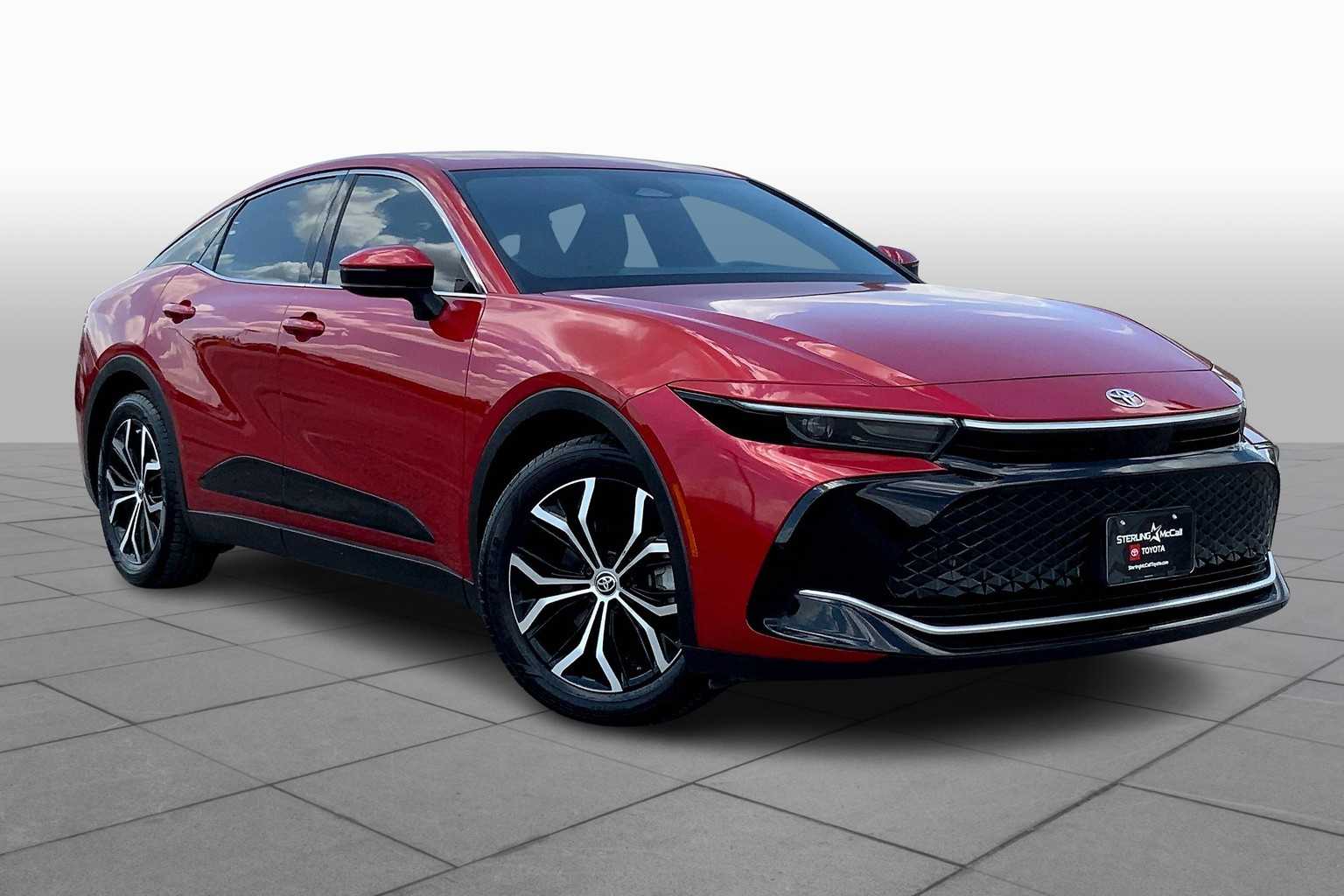 2023 Toyota Crown XLE photo 2