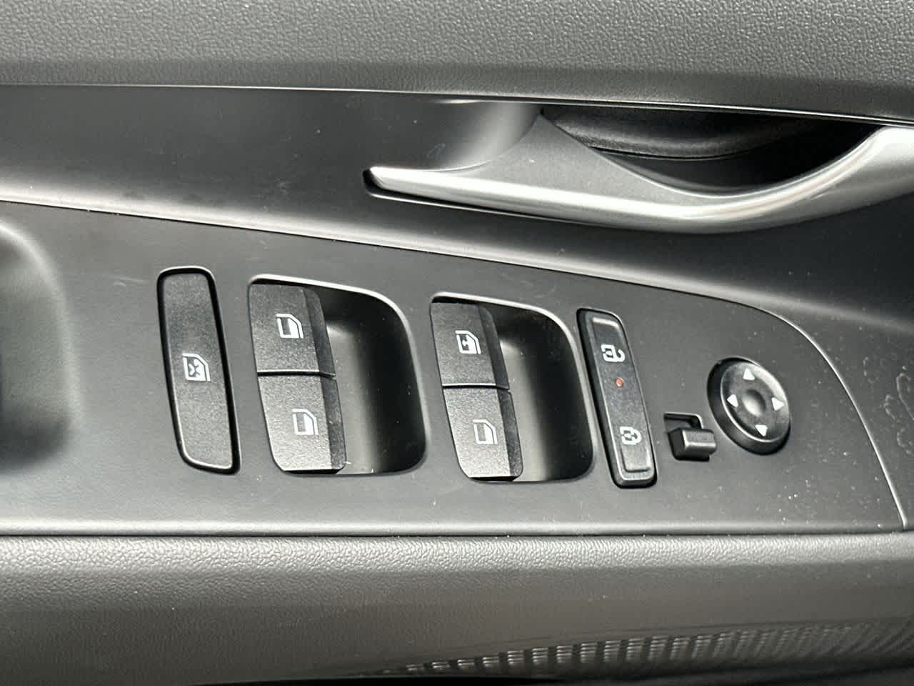 2025 Hyundai Elantra SE photo 15